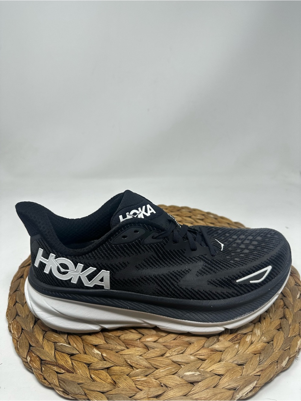HOKA ONE Clifton 9 Running Shoes Black White Size 10 Women's